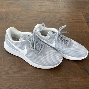 Nike Sneakers - Women 9.5